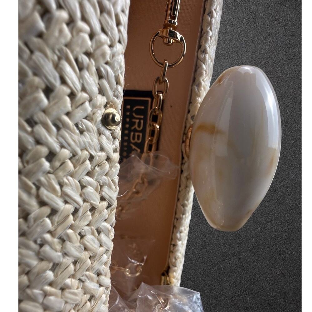 Urban Expressions Beige Clutch w/ Clasp & Detachable Gold Chain Strap - Picture 12 of 12